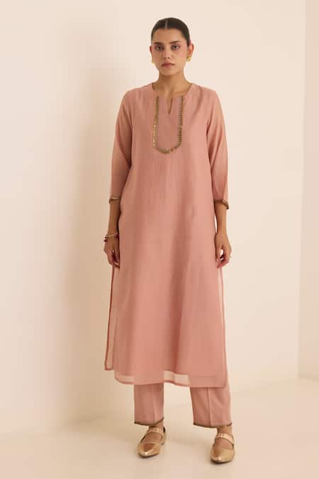 Buy_Juanita By Shubhda_Pink Chanderi Embroidery Split V-neck Ivy Peach Kurta Set _Online_at_Aza_Fashions