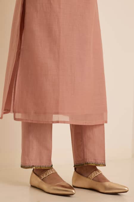 Shop_Juanita By Shubhda_Pink Chanderi Embroidery Split V-neck Ivy Peach Kurta Set 