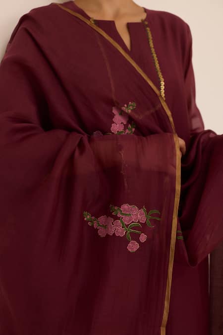 Buy_Juanita By Shubhda_Maroon Chanderi Embroidery Round Neck Ivy Kurta Pant Set 