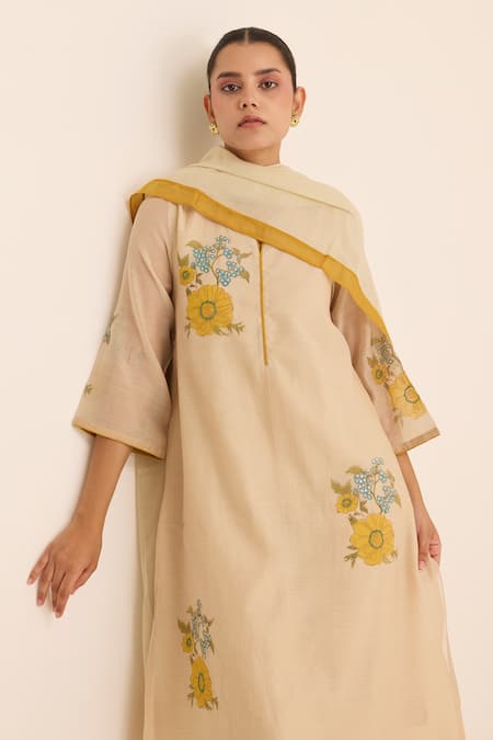 Shop_Juanita By Shubhda_Beige Chanderi Embroidery Collared Ecru Floral Kurta Set _Online_at_Aza_Fashions