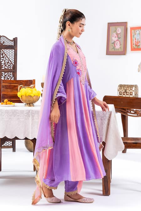 Buy_Leela By A_Pink Muslin Embroidery, Lace V-neck Floral Anarkali Set _Online_at_Aza_Fashions