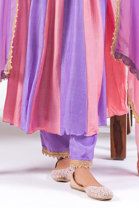 Leela By A_Pink Muslin Embroidery, Lace V-neck Floral Anarkali Set _at_Aza_Fashions