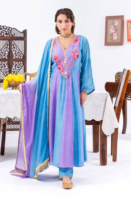 Buy_Leela By A_Blue Muslin Embroidery, Lace V-neck Floral Anarkali Set 