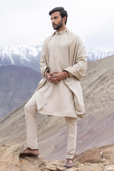 Amit Arora Straight Kurta Set With Aari Embroidered Stole 