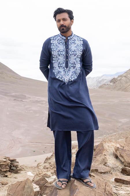 Amit Arora Aari Embroidered Kurta & Pant Set 