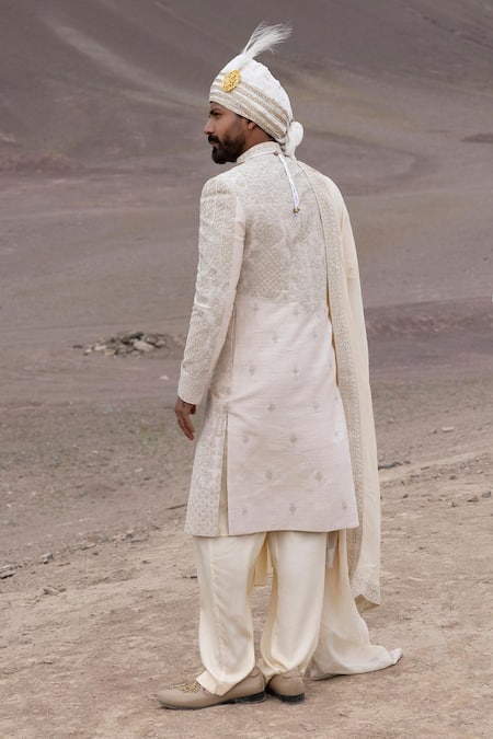 Amit Arora Embroidered Sherwani Set With Stole 