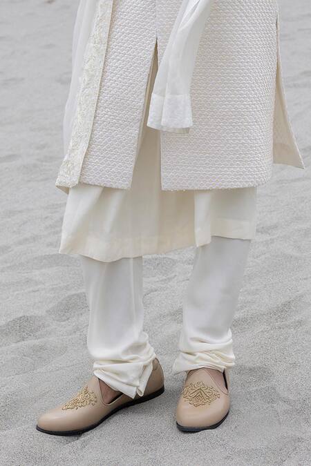 Amit Arora_Ivory Polyester, Crepe, Organza, Twill, Modal Embroidery Sherwani Set With Stole _Online_at_Aza_Fashions