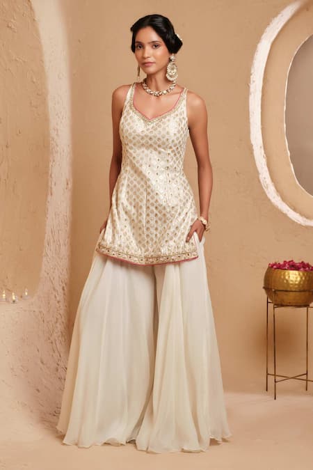Muditaa By Urmila_Ivory Chanderi, Organza Embroidery, Zari, Beads V-neck Pavani Kurta Sharara Set _Online_at_Aza_Fashions