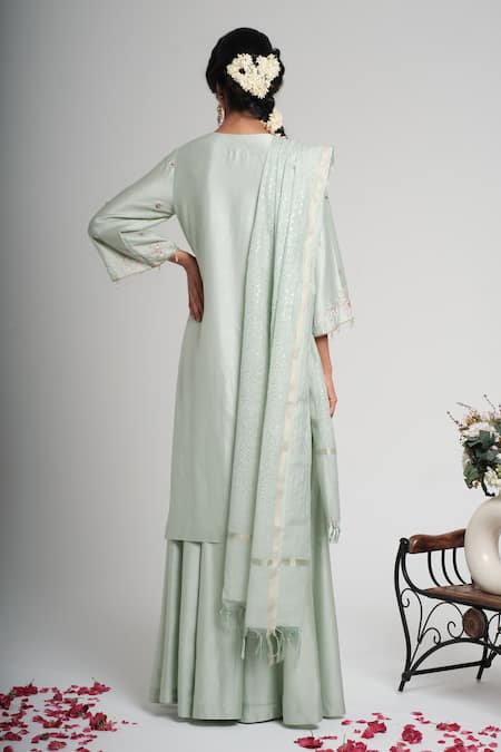 Muditaa By Urmila Tarini Chanderi Silk Embroidered Kurta Set 