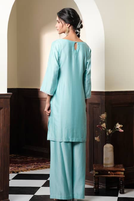 Muditaa By Urmila Varunini Hand Embroidered Kurta Pant Set 