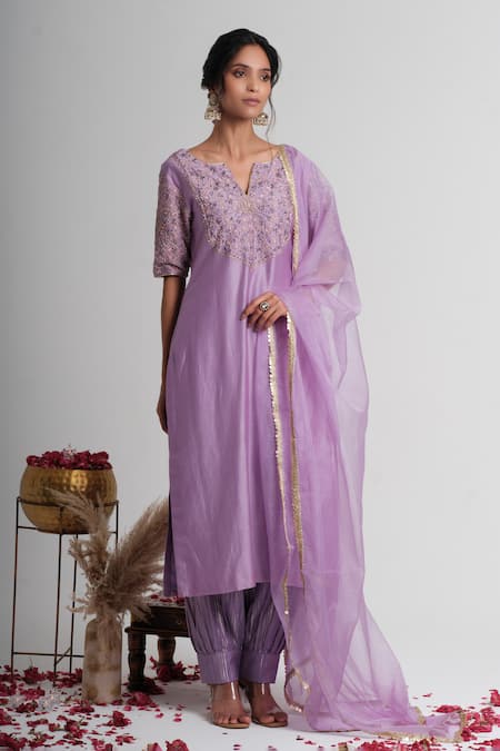 Muditaa By Urmila Lavender Chanderi Silk Embroidery Split V-neck Abha Kurta And Farshi Salwar Set 