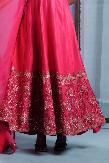 Muditaa By Urmila_Fuchsia Silk, Organza Embroidery Round Neck Mayra Anarkali With Dupatta _Online_at_Aza_Fashions