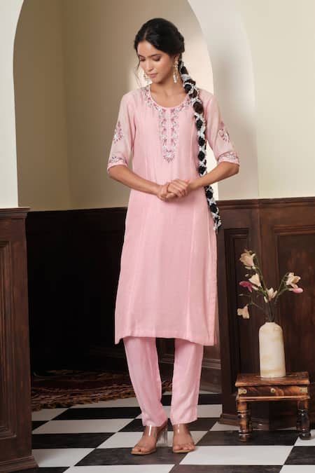Muditaa By Urmila Blush Chanderi Silk Embroidery Keyhole Neck Meera Kurta And Pant Set 