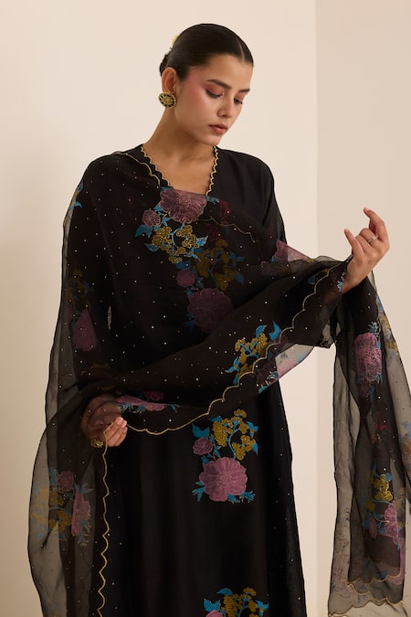 Shop_Juanita By Shubhda_Black Chanderi Mirrors V-neck Midnight Mukaish Work Kurta Pant Set 