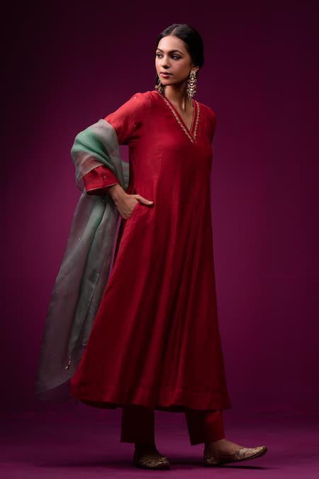 Trendy Tokari Red Silk, Chanderi Embroidery Split V-neck Kurta Set at Aza Fashions Trendy Tokari_Red Silk, Chanderi Embroidery Split V-neck Kurta Set _at_Aza_Fashions