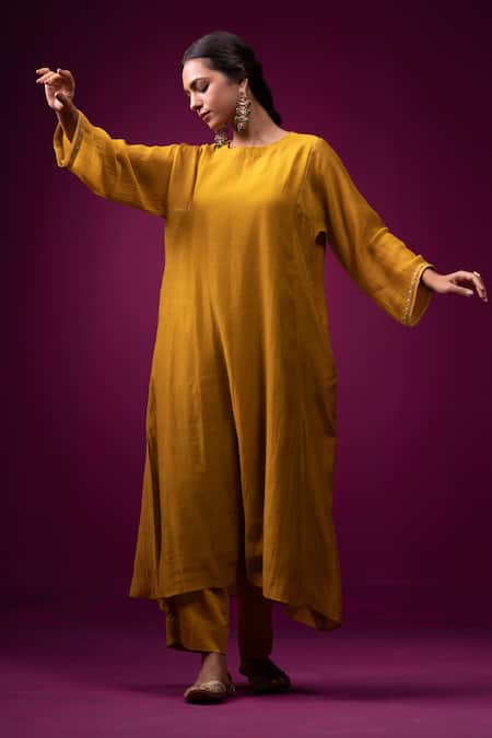 Buy_Trendy Tokari_Yellow Silk, Chanderi Embroidery Round Neck Kurta Set _Online_at_Aza_Fashions