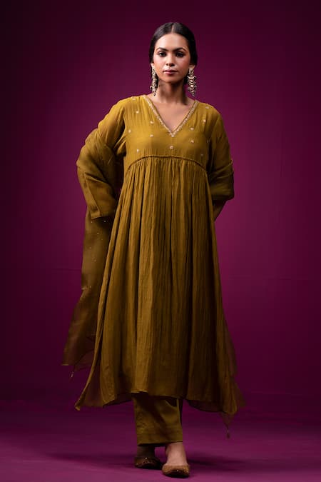 Buy Trendy Tokari Lime Silk, Chanderi Embroidery V-neck Placement Zari Work Kurta Set Buy_Trendy Tokari_Lime Silk, Chanderi Embroidery V-neck Placement Zari Work Kurta Set