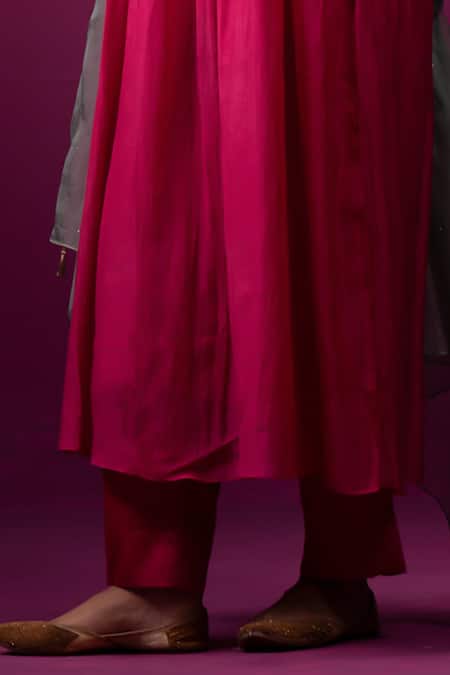 Trendy Tokari_Pink Silk, Chanderi Embroidery V-neck Kurta Set _Online_at_Aza_Fashions