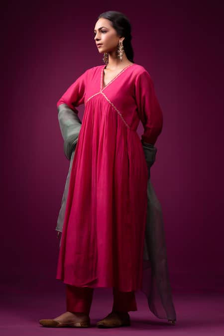 Buy_Trendy Tokari_Pink Silk, Chanderi Embroidery V-neck Kurta Set _Online_at_Aza_Fashions