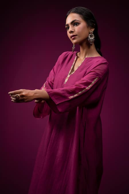 Trendy Tokari Wine Silk, Chanderi Embroidery V-neck Kurta With Pant at Aza Fashions Trendy Tokari_Wine Silk, Chanderi Embroidery V-neck Kurta With Pant _at_Aza_Fashions