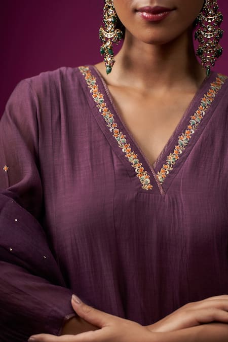 Shop_Trendy Tokari_Purple Silk, Chanderi Embroidery V-neck Kurta Set 