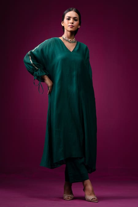 Trendy Tokari Green Chanderi, Silk Embroidery V-neck Plain Kurta Set 