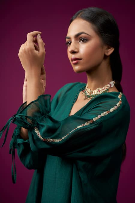 Shop_Trendy Tokari_Green Chanderi, Silk Embroidery V-neck Plain Kurta Set _Online_at_Aza_Fashions
