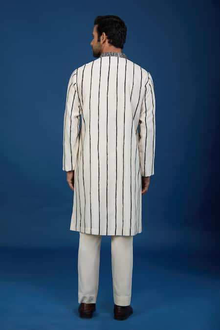 Countrymade Linear Embroidered Kurta Set 