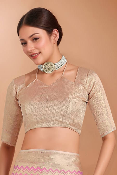 Buy_Samyukta Singhania_Pink Tassels, Zari V-neck Woven Banarasi Silk Saree With Blouse 