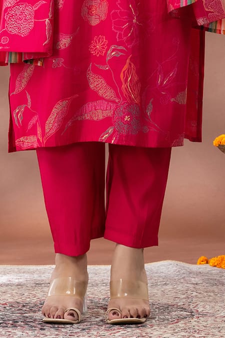 Shop_Mamicha_Pink Cotton Embroidery Round Neck Floral Print Kurta Set_Online_at_Aza_Fashions