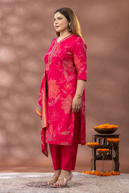Mamicha_Pink Cotton Embroidery Round Neck Floral Print Kurta Set_at_Aza_Fashions