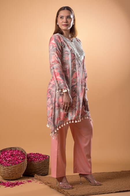 Mamicha_Multi Color Cotton Tassels Leaf Neck Printed Kurta And Pant Set_Online_at_Aza_Fashions