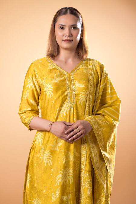 Mamicha Yellow Cotton V-neck Fleur Print Kurta Pant Set Online at Aza Fashions Mamicha_Yellow Cotton V-neck Fleur Print Kurta Pant Set_Online_at_Aza_Fashions