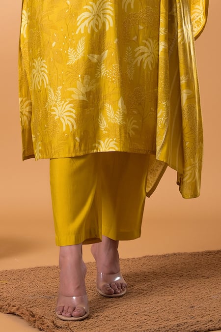 Buy Mamicha Yellow Cotton V-neck Fleur Print Kurta Pant Set Online at Aza Fashions Buy_Mamicha_Yellow Cotton V-neck Fleur Print Kurta Pant Set_Online_at_Aza_Fashions