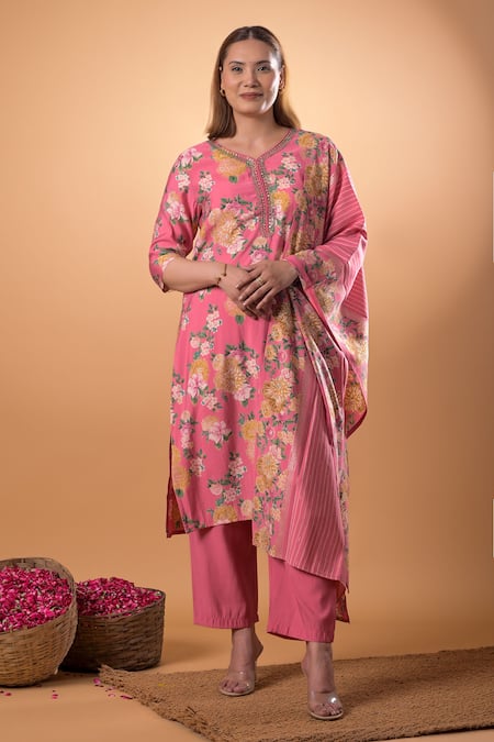 Mamicha Pink Cotton Embroidery V-neck Floral Print Kurta Set 