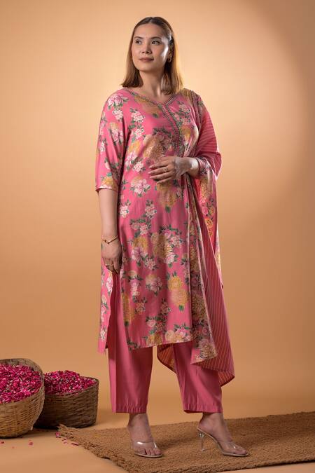 Shop_Mamicha_Pink Cotton Embroidery V-neck Floral Print Kurta Set_Online_at_Aza_Fashions