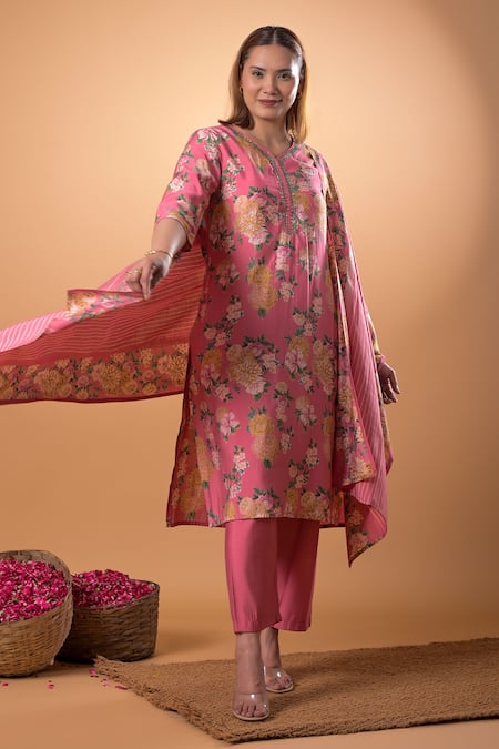 Buy_Mamicha_Pink Cotton Embroidery V-neck Floral Print Kurta Set