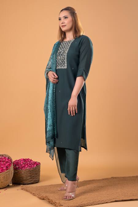 Mamicha_Green Cotton Embroidery Round Neck Dark Kurta Set_Online_at_Aza_Fashions