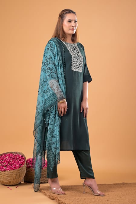 Buy_Mamicha_Green Cotton Embroidery Round Neck Dark Kurta Set_Online_at_Aza_Fashions