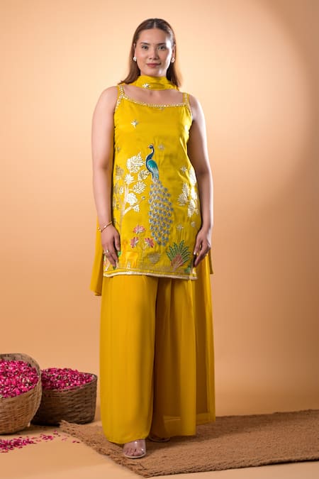 Buy_Mamicha_Yellow Cotton Embroidery Round Neck Kurta Set_Online_at_Aza_Fashions