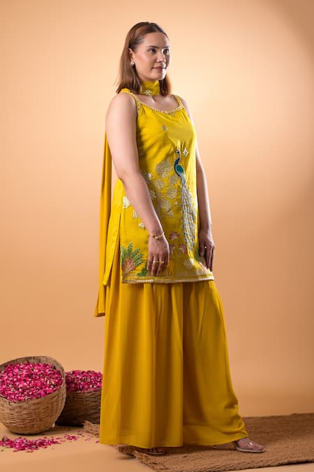 Mamicha_Yellow Cotton Embroidery Round Neck Kurta Set_at_Aza_Fashions