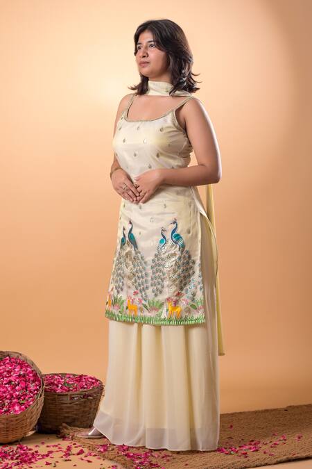 Buy_Mamicha_Ivory Cotton Embroidery Round Neck Kurta Pant Set