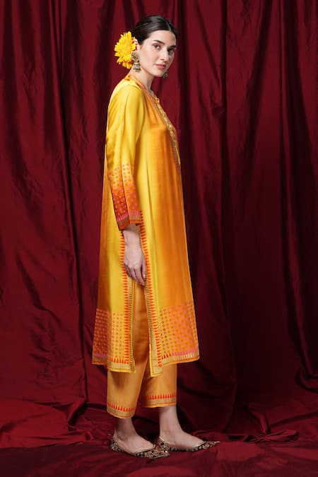 Krishna Mehta Orange Round Neck Placement Printed Tunic Online at Aza Fashions Krishna Mehta_Orange Round Neck Placement Printed Tunic _Online_at_Aza_Fashions