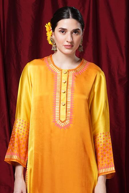 Buy Krishna Mehta Orange Round Neck Placement Printed Tunic Online at Aza Fashions Buy_Krishna Mehta_Orange Round Neck Placement Printed Tunic _Online_at_Aza_Fashions