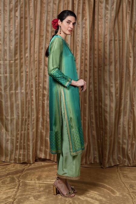 Shop Krishna Mehta Green Embroidery Collared Block Print Tunic Online at Aza Fashions Shop_Krishna Mehta_Green Embroidery Collared Block Print Tunic _Online_at_Aza_Fashions