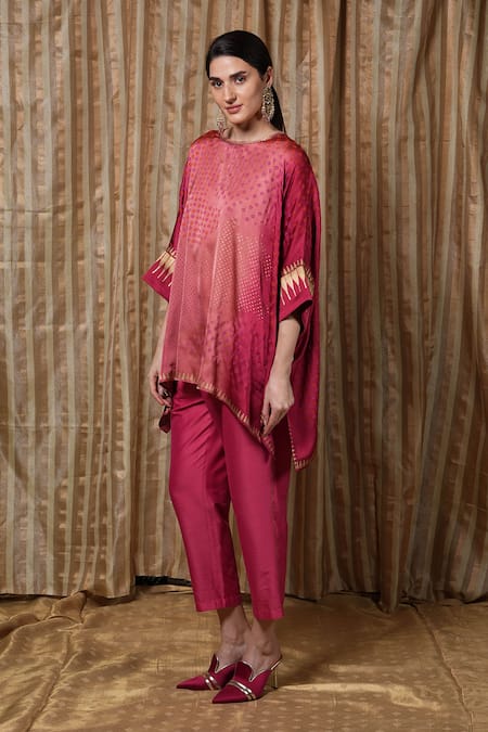 Krishna Mehta Coral Modal Round Neck Geometric Block Print Kaftan Online at Aza Fashions Krishna Mehta_Coral Modal Round Neck Geometric Block Print Kaftan _Online_at_Aza_Fashions