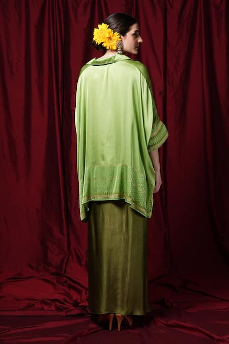 Shop Krishna Mehta Lime Modal Collared Geometric Print Kaftan at Aza Fashions Shop_Krishna Mehta_Lime Modal Collared Geometric Print Kaftan _at_Aza_Fashions