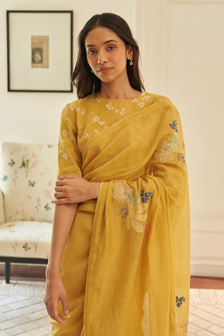 Buy_Vaayu_Yellow Muslin, Cotton Rue Floral Threadwork Saree With Unstitched Blouse Piece _Online_at_Aza_Fashions