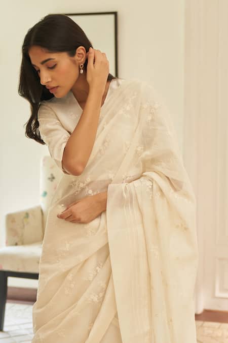 Buy_Vaayu_Beige Embroidery Swan Saree With Unstitched Blouse Piece _Online_at_Aza_Fashions