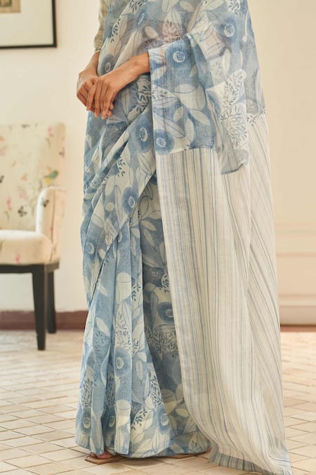 Buy_Vaayu_Blue Muslin, Cotton Floral Pattern Saree With Unstitched Blouse Piece_Online_at_Aza_Fashions